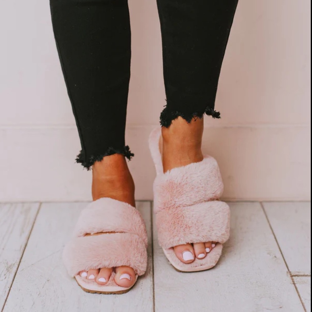 Lucy Ave Boutique Alleya Fuzzy Slippers Blush